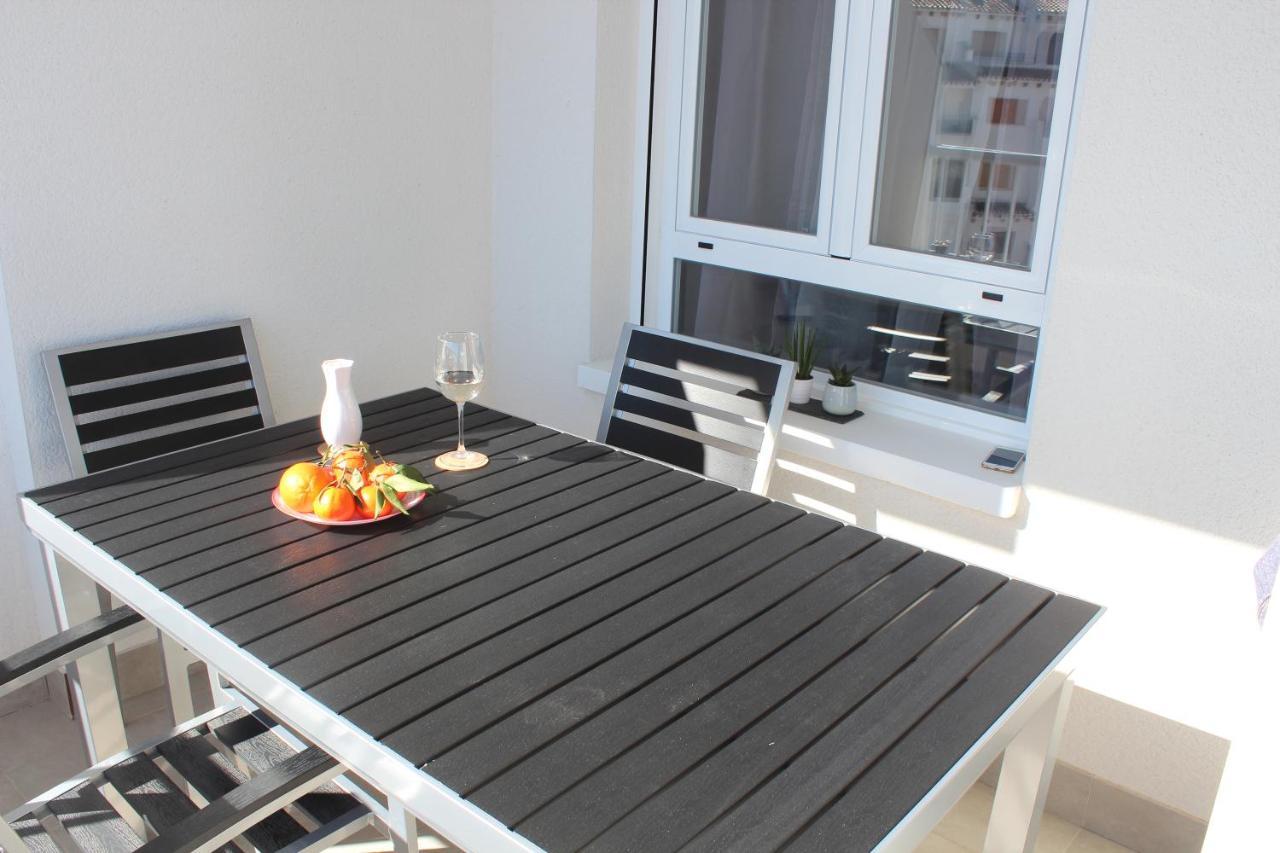 New Apartment With Sea View Of Andrew And Natallia كامبوامور المظهر الخارجي الصورة