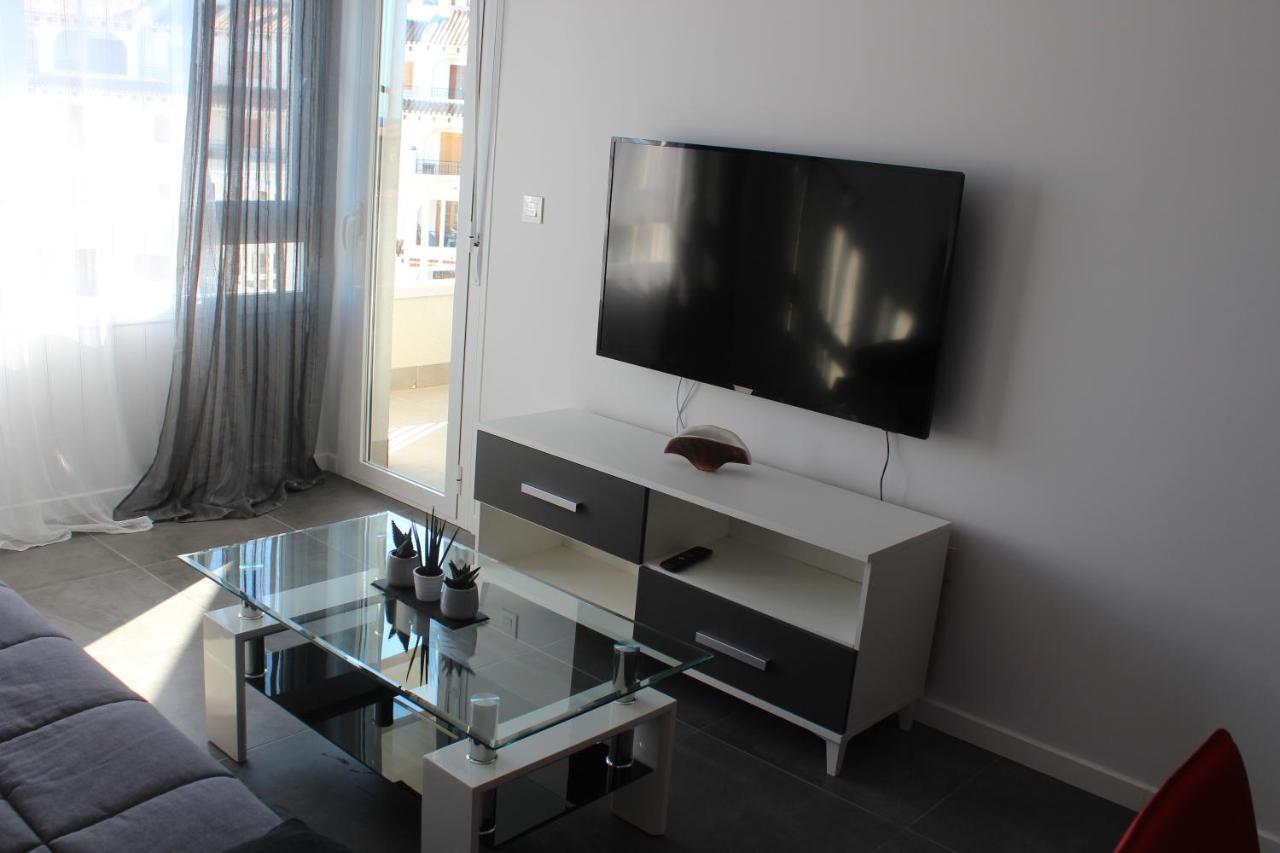 New Apartment With Sea View Of Andrew And Natallia كامبوامور المظهر الخارجي الصورة