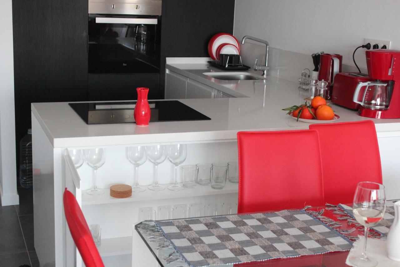 New Apartment With Sea View Of Andrew And Natallia كامبوامور المظهر الخارجي الصورة