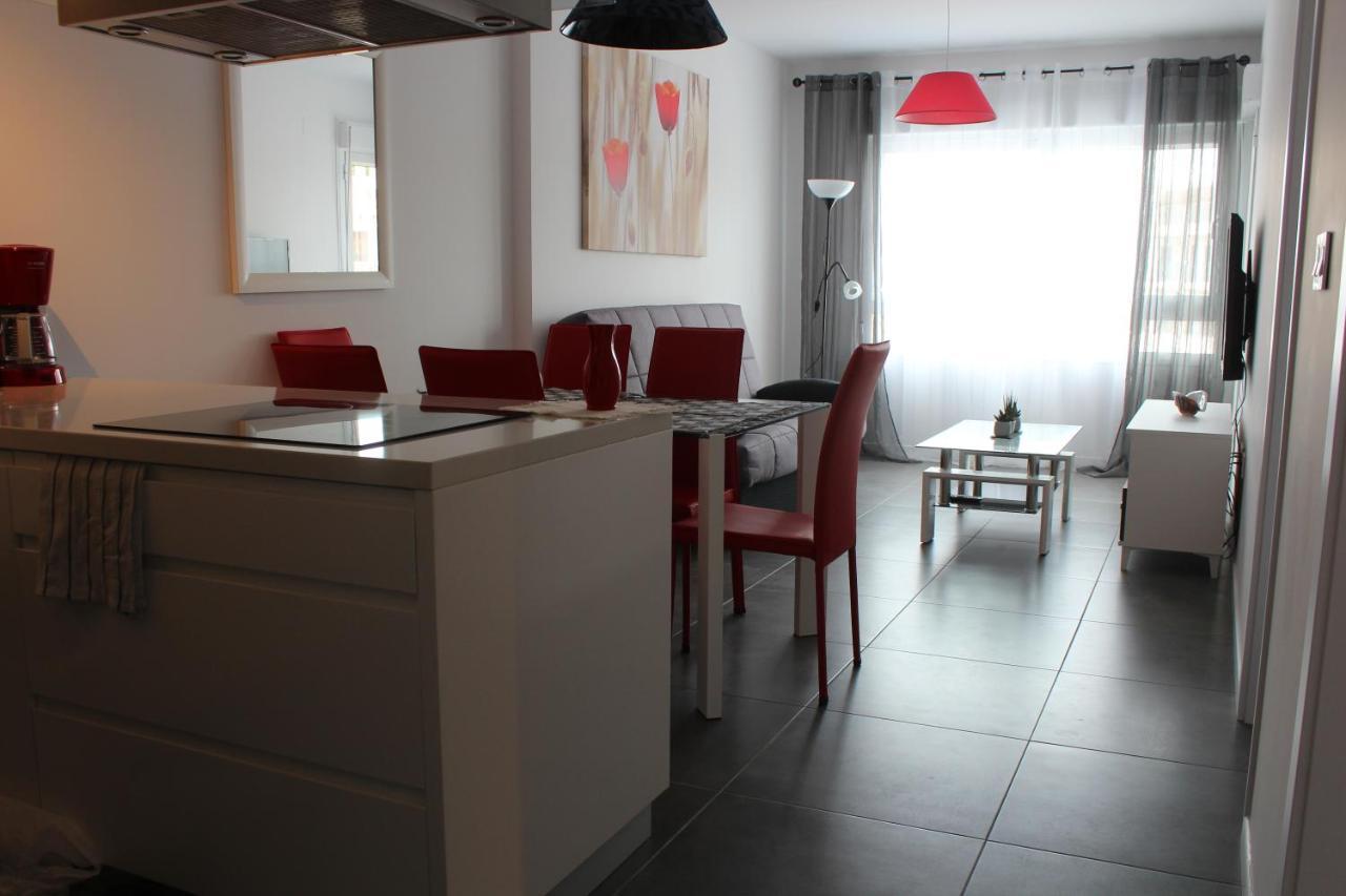 New Apartment With Sea View Of Andrew And Natallia كامبوامور المظهر الخارجي الصورة