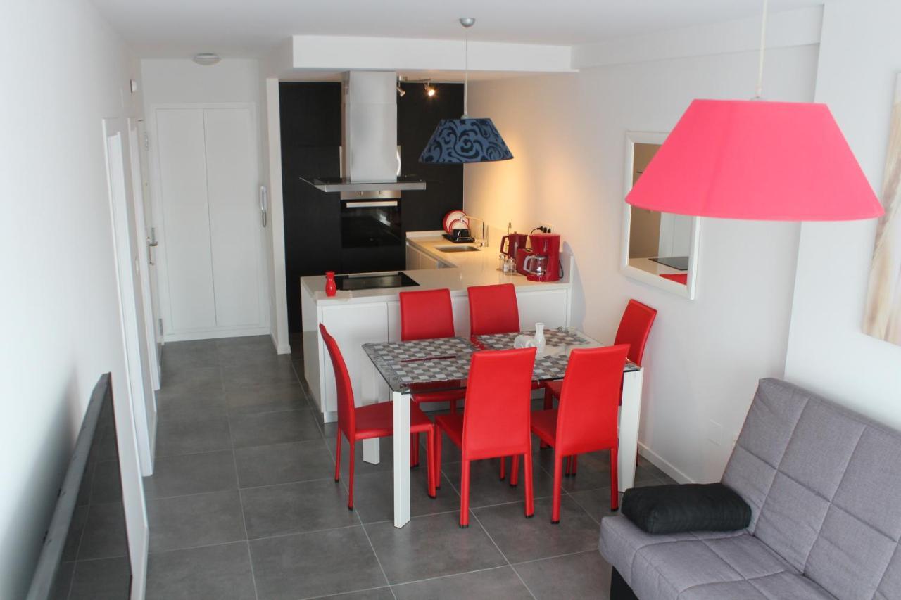 New Apartment With Sea View Of Andrew And Natallia كامبوامور المظهر الخارجي الصورة